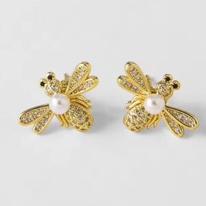 Vintage Elegant Gold Bee Stud Earrings
